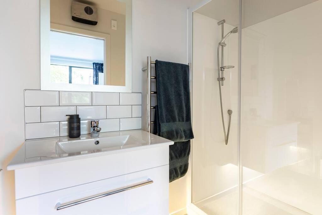 Cosy Coudret Flat Apartman Cromwell Kültér fotó